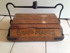 superbe et  ANCIEN BALAI "BISSEL" grand rapids en bois années 1920 