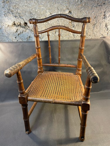 Ancienne petite chaise