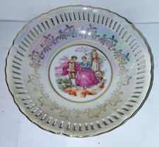 COUPELLE AJOURÉE SCENE GALANTE PORCELAINE