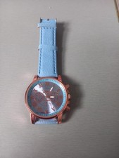 montre femme bracelet couleur bleu claire quartz étal doré rosé