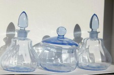 Garniture toilette ancienne flacons verre bleu  Antique Blue Glass Beauty Set