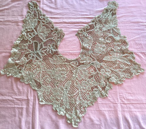 Grand col ancien - , dentelle