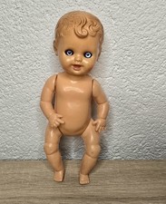 Ancienne poupée plastique