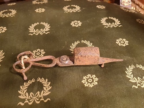 Mouchette ancienne fer - mouchette, en