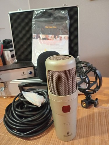 Behringer micro studio à - t-1,