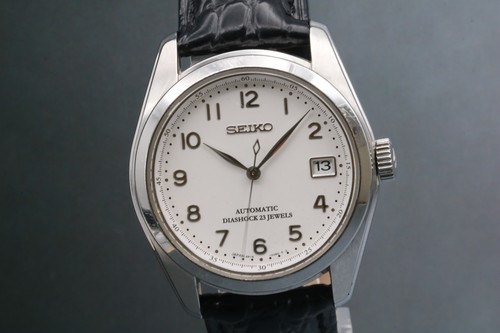 Presque comme neuve - [presque,
