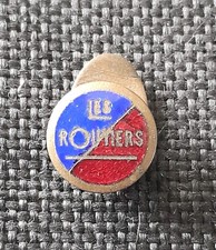 Ancienne Insigne Bouton. Les Routiers. Restaurant, Camion. Broche.