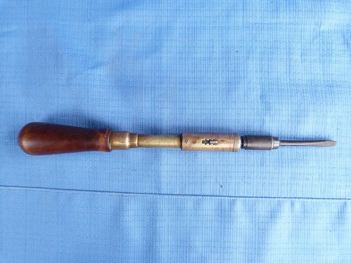 Ancien tournevis cliquet - a,