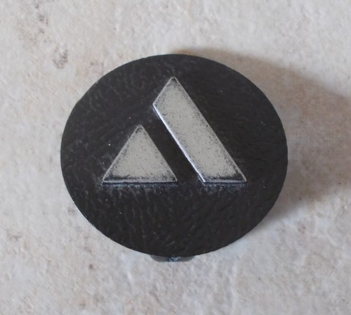 Ancien petit insigne emblème