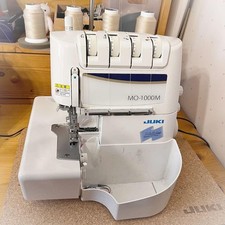 Surjeteuse machine à coudre