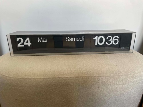 Horloge calendrier vintage