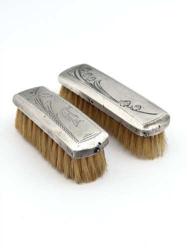 Paire brosses habits - paire, À