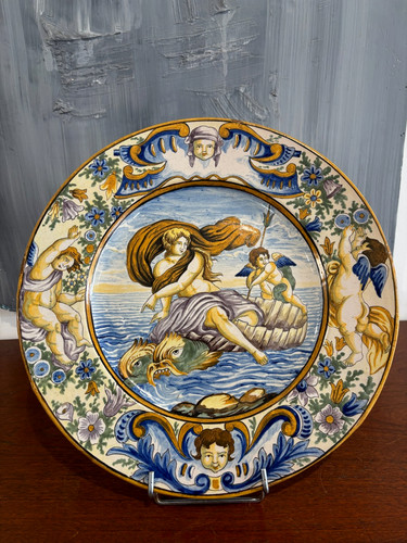 Joli plat majolique style - joli,