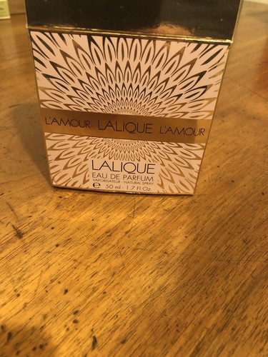 Flacon parfum femme - femme, l’amour