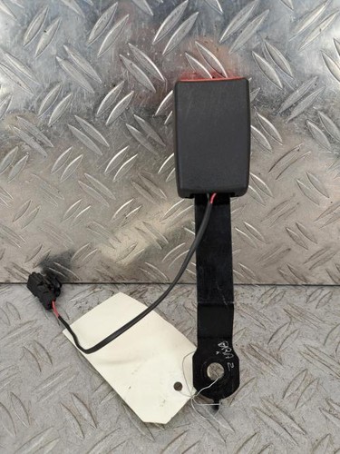 Attache ceinture avant - , gauche