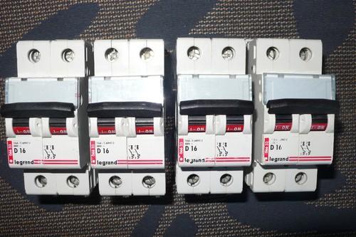 Disjoncteur modulaire poles - 2,