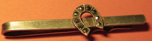 Pince cravate argent fer - pince,