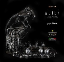 Alien Xenomorph Figurine 32 cm Statue Diorama avec LED Echelle 1.4 Made in Italy