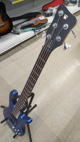 Guitare basse électrique
