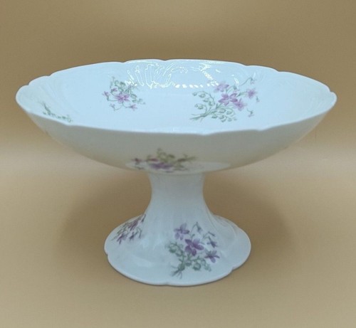 Grande coupe sur pied décor