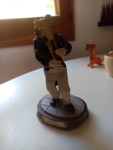 Figurine chien qui joue - , du