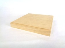 SOCLE   EN  CHENE  MASSIF  POUR   STATUE 20x20x3.5