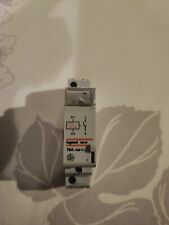 Télérupteur / relais Legrand 03560 250v 16a / 8v 50hz