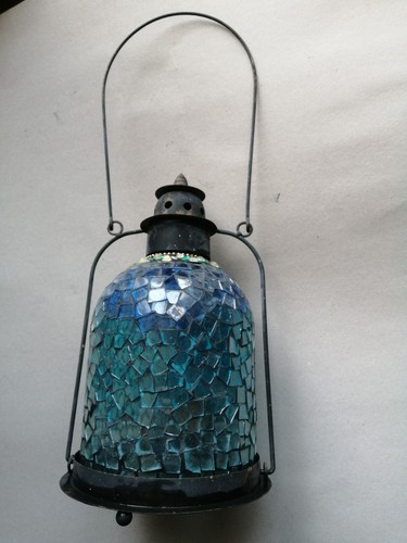 Une lampe bougie - une,