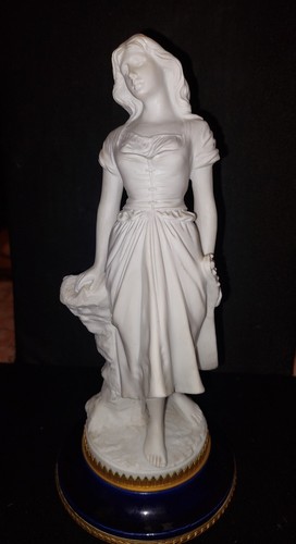 Statuette biscuit de - en,