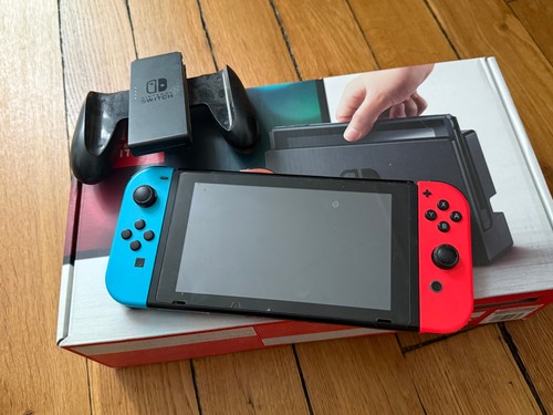 Nintendo switch avec - 32, go