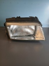 Audi A4 B5 / Phare avant Droit