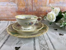 Tasse + 2 assiettes porcelaine