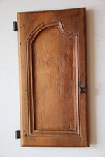 Ancienne petite porte  en bois