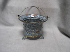 Pot ancien avec anse en Tole