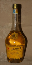 Ancienne bouteille 70 cl Izarra jaune vieille liqueur de la côte Basque 43°