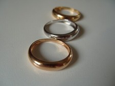 3 bagues OR 18 k 750 - Or rose, jaune, blanc - 10,3  gr. - Taille 58 VOIR PHOTOS