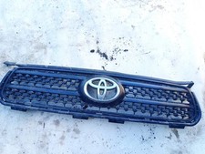 Toyota RAV-4 2007 Hood grille