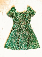 Robe verte fleurs jaunes été