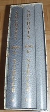 Coffret _ Soldats dans le siècle dans boîte en carton  contenant 2 volumes  
