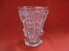 BACCARAT,LE CREUSOT, 1 VERRE EN CRISTAL MOULE,PREMIERE MOITIE DU  XIXème.