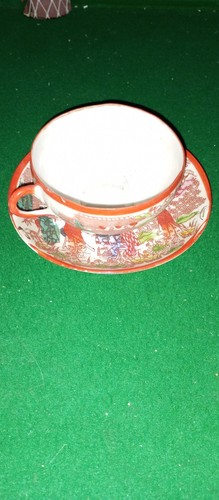 Grandes tasses soucoupes - grandes, et