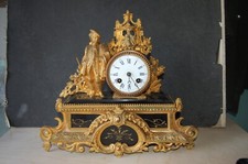 ancienne pendule en métal