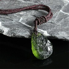 Vert naturel moldavite