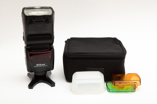 Nikon 700 sb700 speedlight - nikon,