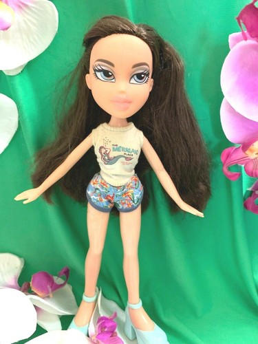 Poupee mga - ,
