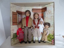 FAMILLE BELLA : ETAT NEUF en COFFRET D'ORIGINE - 1980 ( 5 POUPEES )