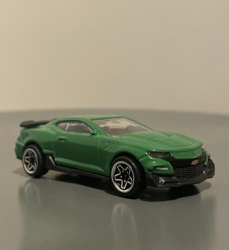Miniature majorette chevrolet - miniature,