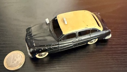 Dinky toys ford - 1/43, vedette/