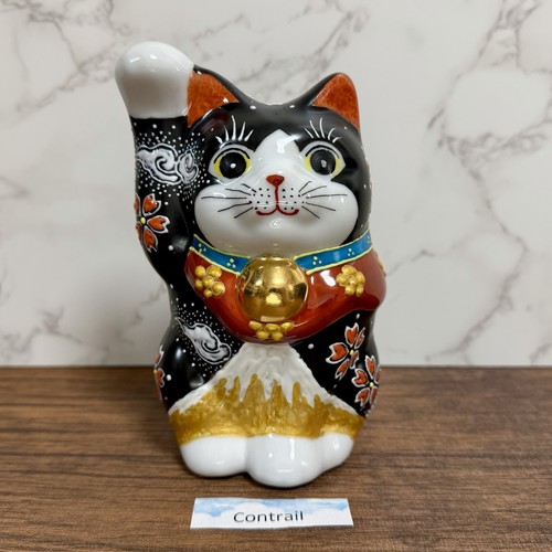 Maneki neko beckoning - beckoning, lucky
