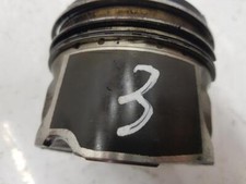 131010R090 piston TOYOTA VERSO